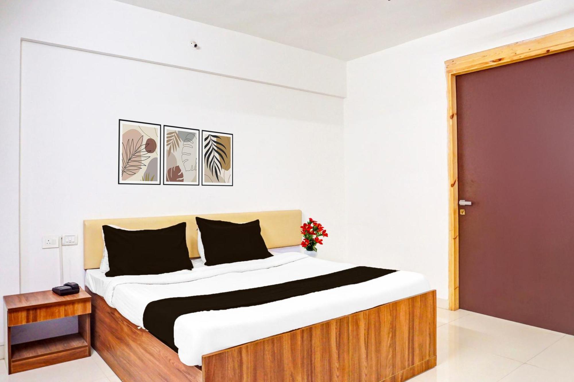 Super Collection O Baner Formerly Seven Hills Dāpuri Extérieur photo